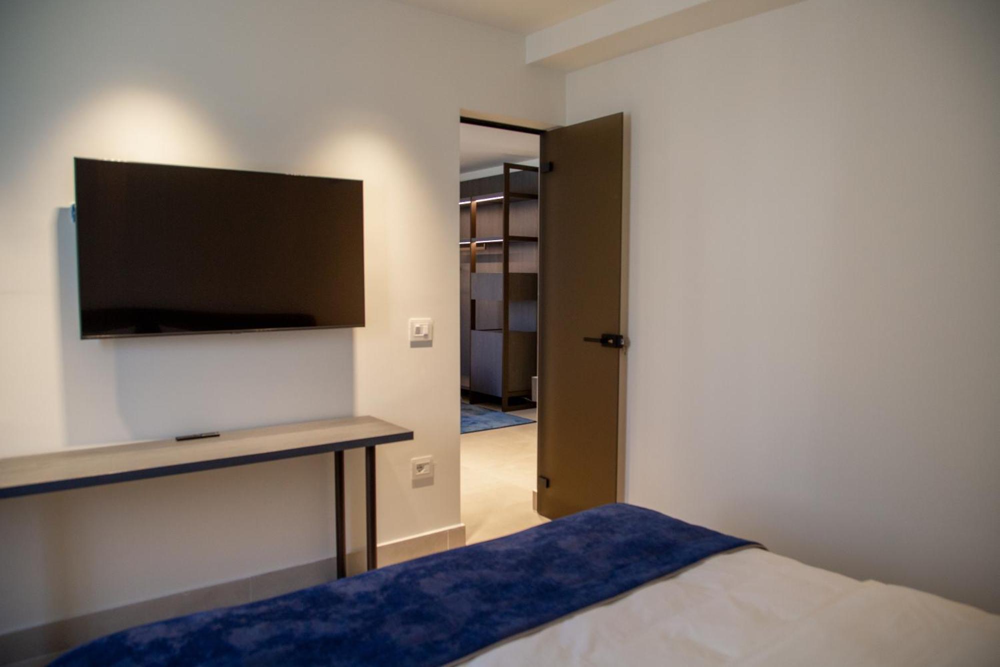 Abi'S Hotel & Spa Vlorë Exteriör bild