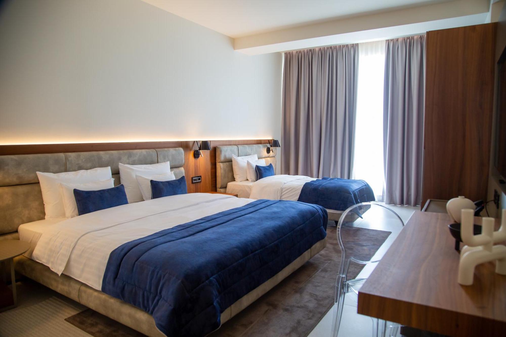 Abi'S Hotel & Spa Vlorë Exteriör bild